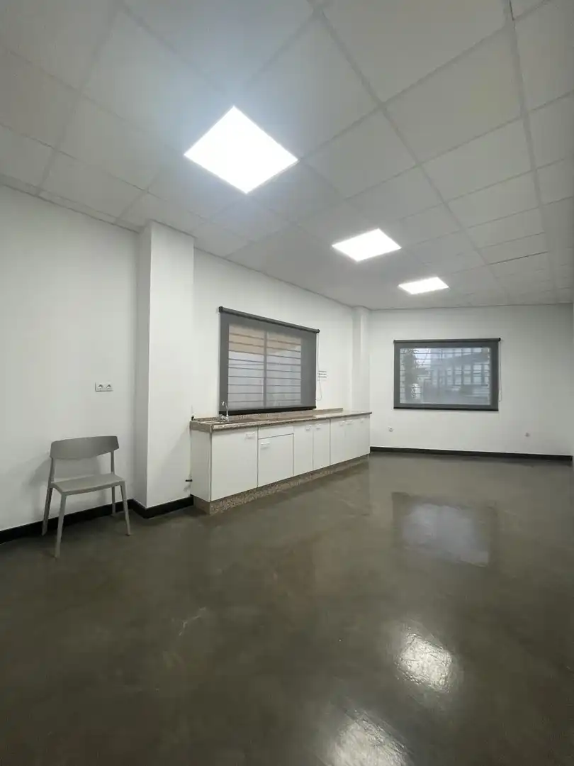 Büro zur Miete in Gelves mit Klimaanlage