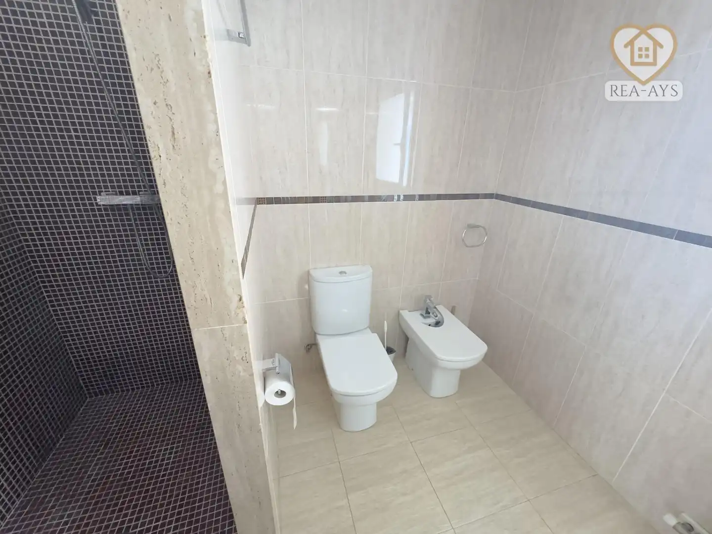 Baño de Casa o chalet en venta en Vallirana con Aire acondicionado, Calefacción y Jardín privado
