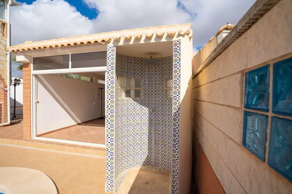 Vista exterior de Casa o xalet en venda en Orihuela