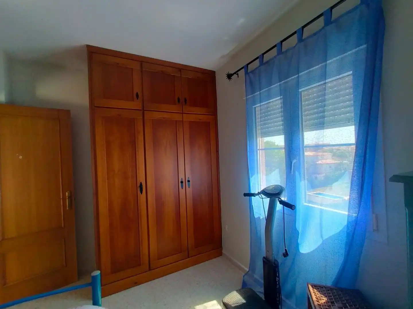 Schlafzimmer von Einfamilien-Reihenhaus zum Verkauf in La Línea de la Concepción mit Privatgarten