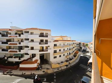 Flat with balcony for sale in Calle Castillo 2