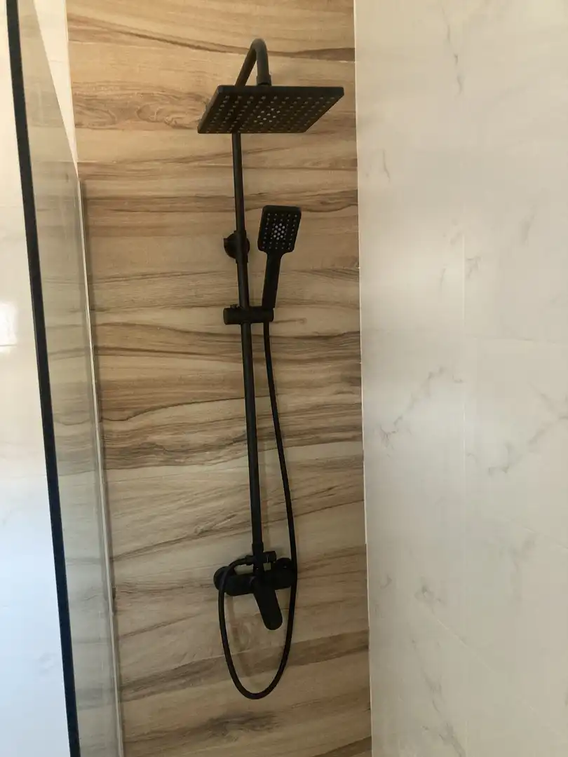 Bany de Casa adosada de lloguer en Peraleda de la Mata amb Aire condicionat, Parquet i Terrassa