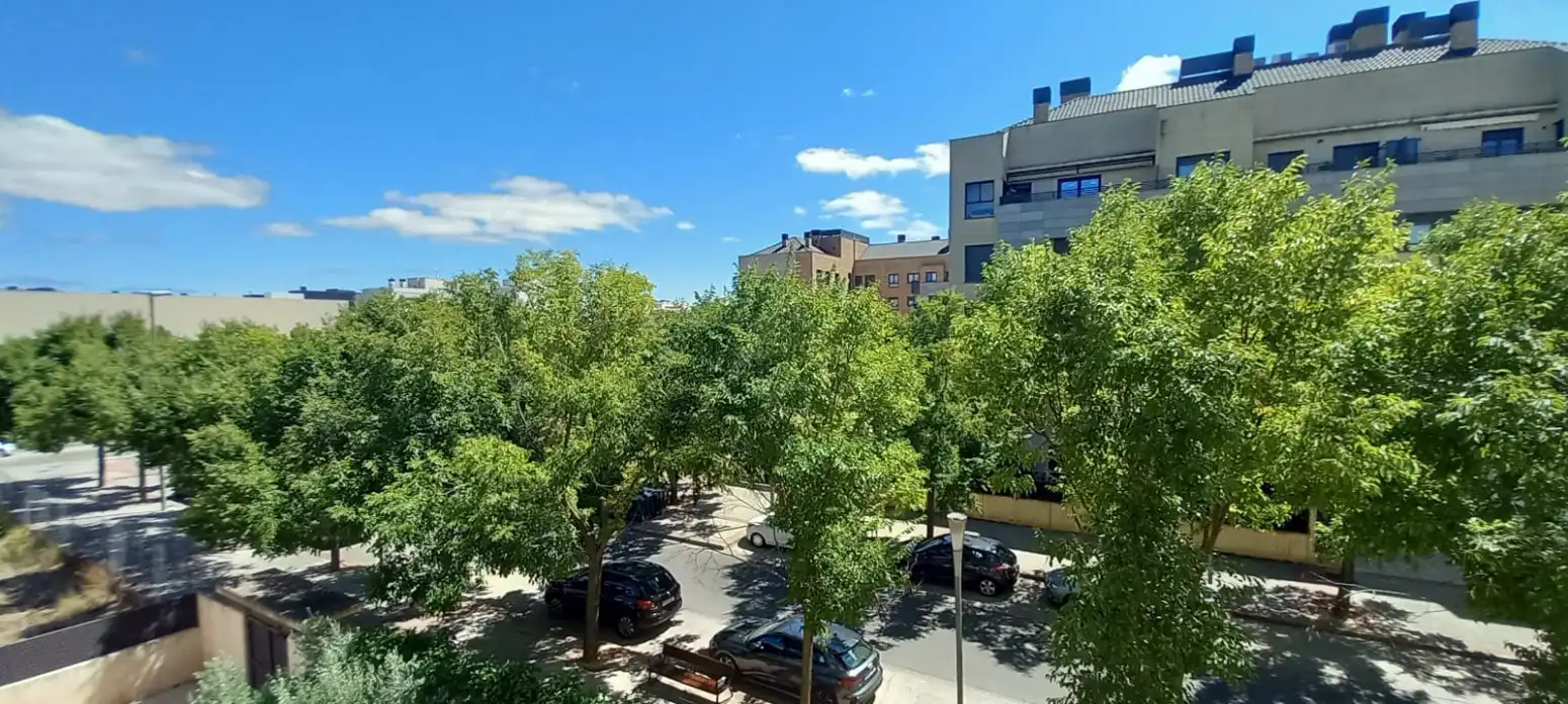 Vista exterior de Pis de lloguer en  Logroño amb Calefacció, Jardí privat i Traster