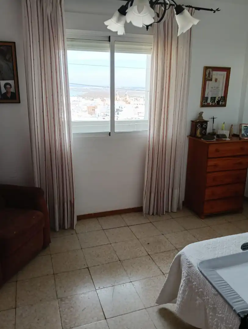 Flat for sale in El Cristo - Cayetano Roldán