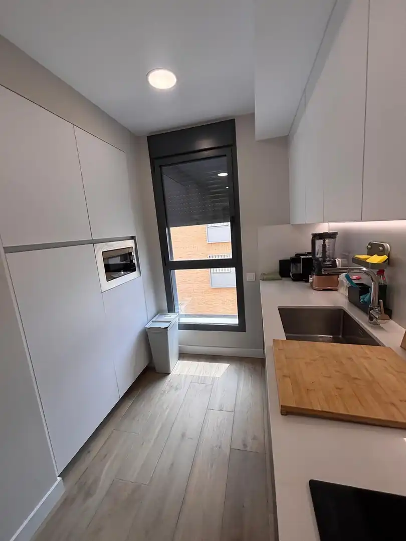 Cuina de Pis de lloguer en Terrassa amb Parquet i Traster