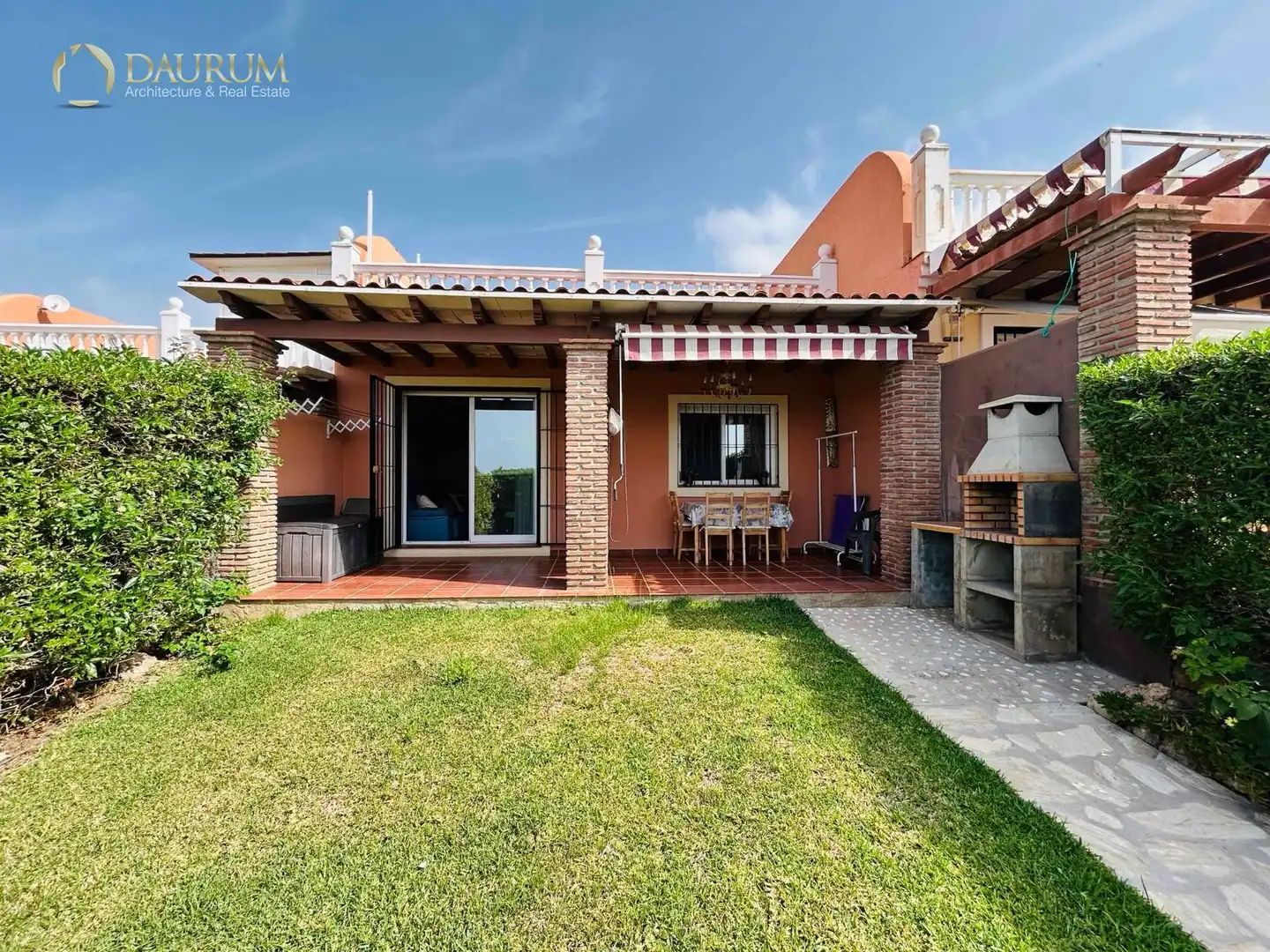 Garten von Einfamilien-Reihenhaus zum Verkauf in Torrox mit Klimaanlage, Heizung und Privatgarten