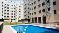 Swimming pool of Flat for sale in  Logroño