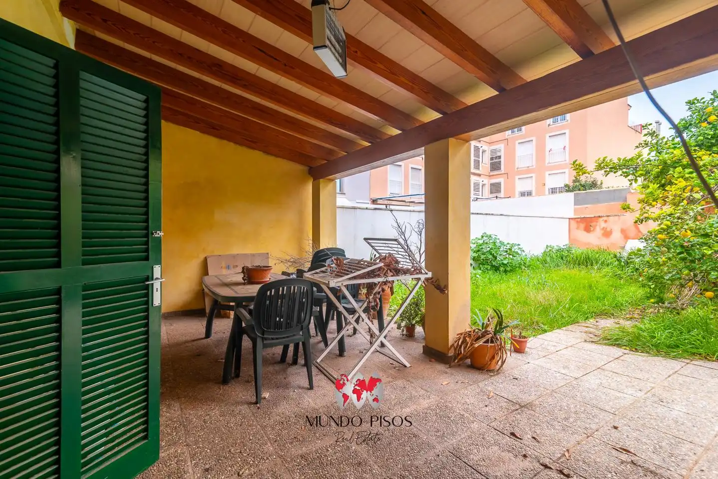 Terrasse von Erdgeschoss zum Verkauf in  Palma de Mallorca mit Klimaanlage, Heizung und Privatgarten