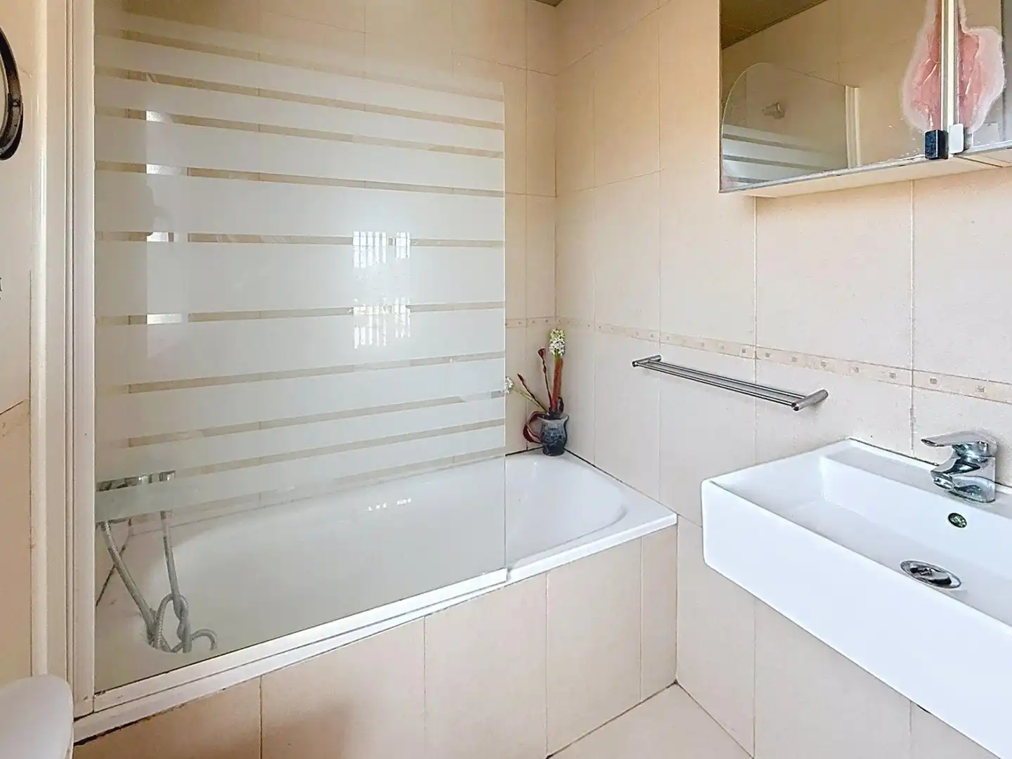 Bathroom of Houses for sale in Calafell  with Swimming Pool