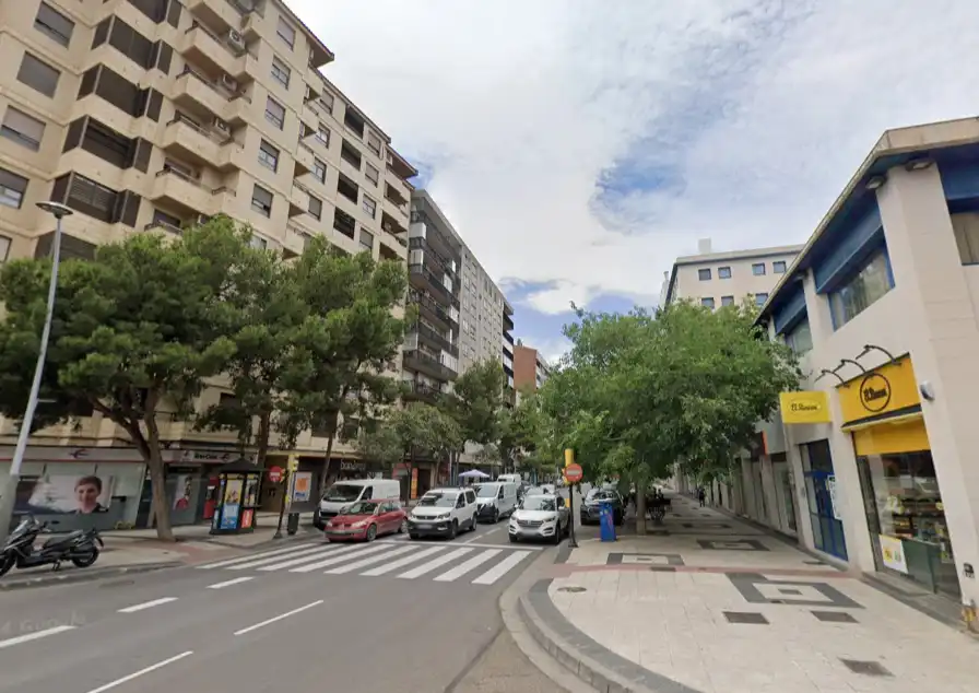 Vista exterior de Pis en venda en La Almozara