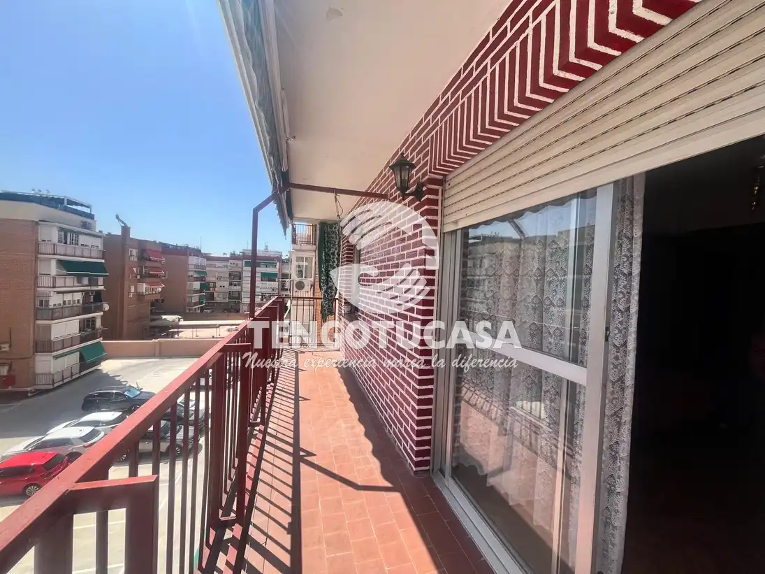 Terraza de Piso en venta en Madrid con Terraza, Amueblado y Horno