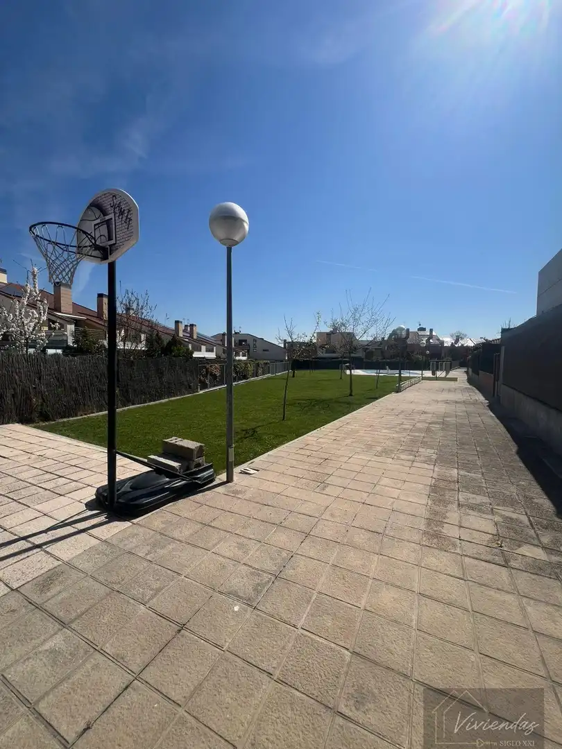 Parking of Houses for sale in Villanueva de la Cañada  with Heating, Terrace and Balcony