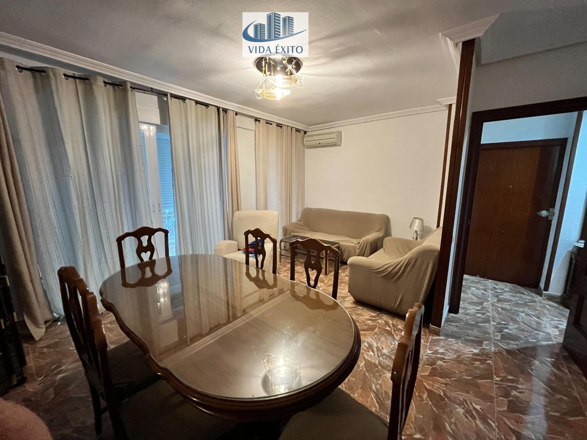 Sala d'estar de Pis en venda en  Jaén Capital amb Aire condicionat, Traster i Balcó