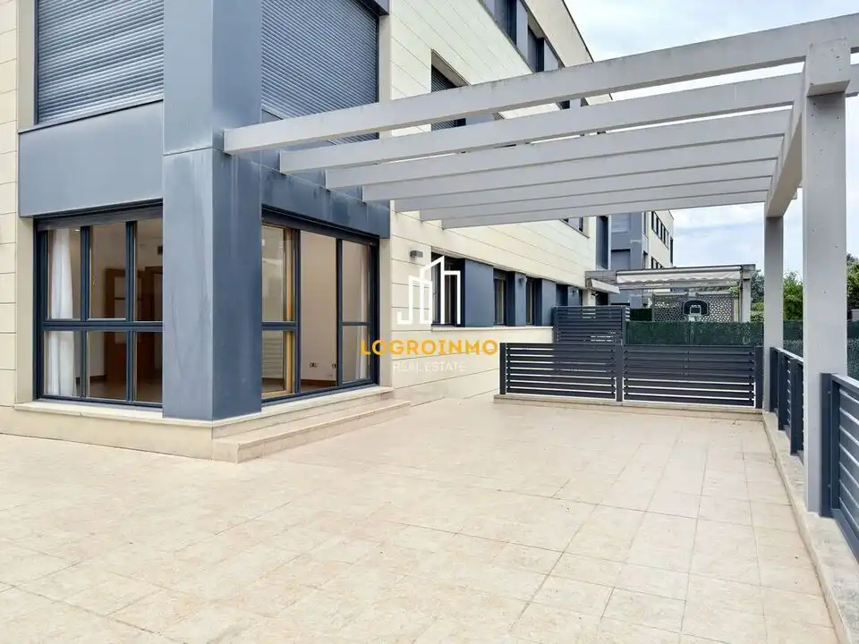 Terrace of Flat for sale in  Logroño  with Air Conditioner, Heating and Private garden