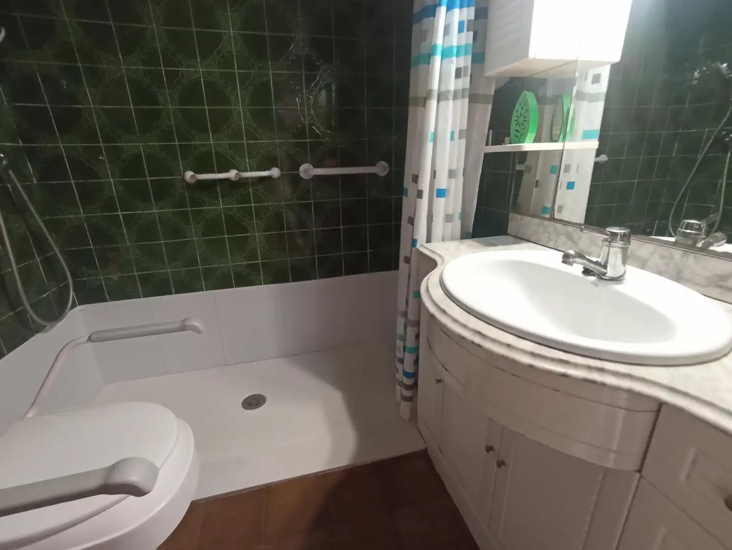 Baño de Apartamento en venta en Palamós con Calefacción, Horno y TV