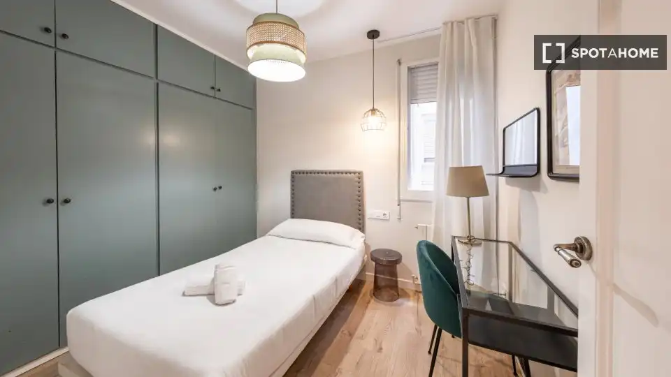 Room in El Baix Guinardó