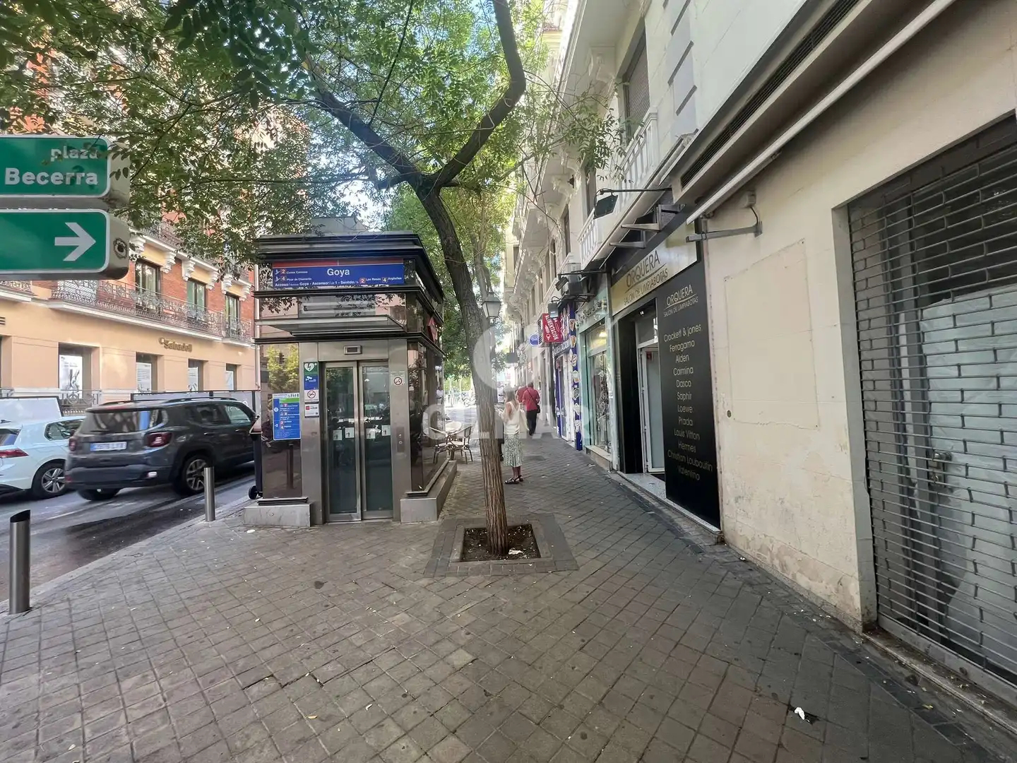 Vista exterior de Local en venda en Madrid