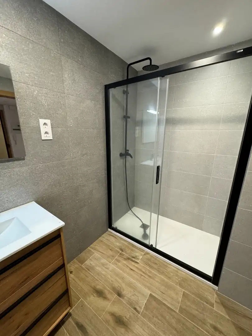 Baño de Piso en venta en Badalona con Aire acondicionado y Terraza
