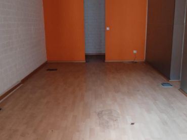 Local comercial en venda a De Rosalía De Castro