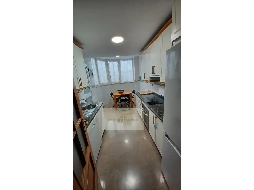 Cocina de Piso de alquiler en Torremolinos con Piscina y Amueblado