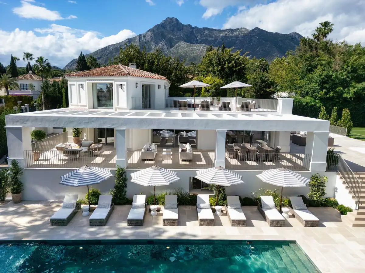 Terrasse von Haus oder Chalet zum Verkauf in Marbella mit Klimaanlage, Privatgarten und Terrasse