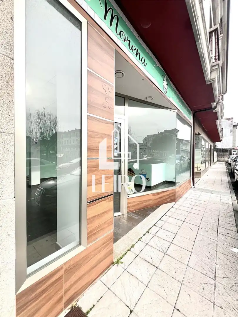 Local comercial en venda a Cambados