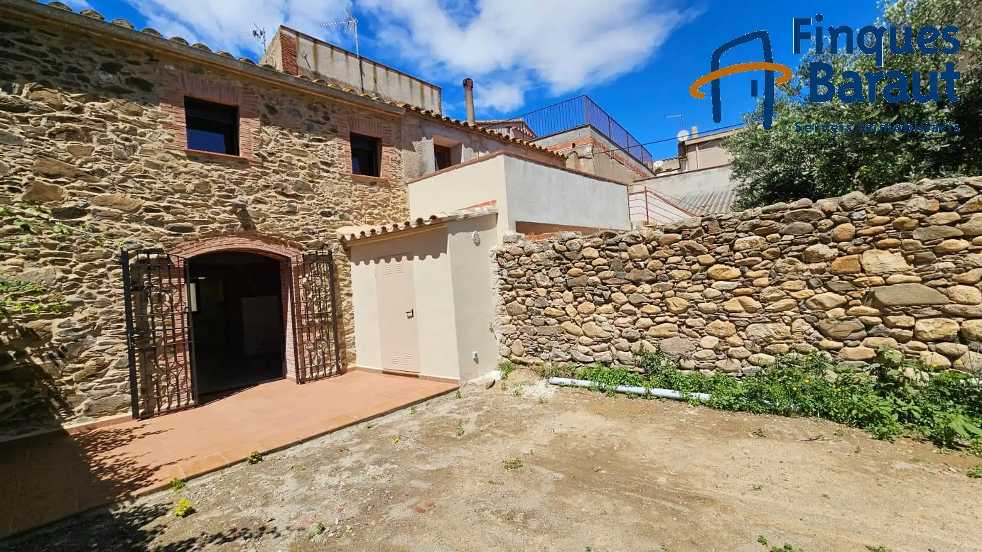 Außenansicht von Country house zur Miete in Mollet de Peralada mit Klimaanlage, Heizung und Privatgarten