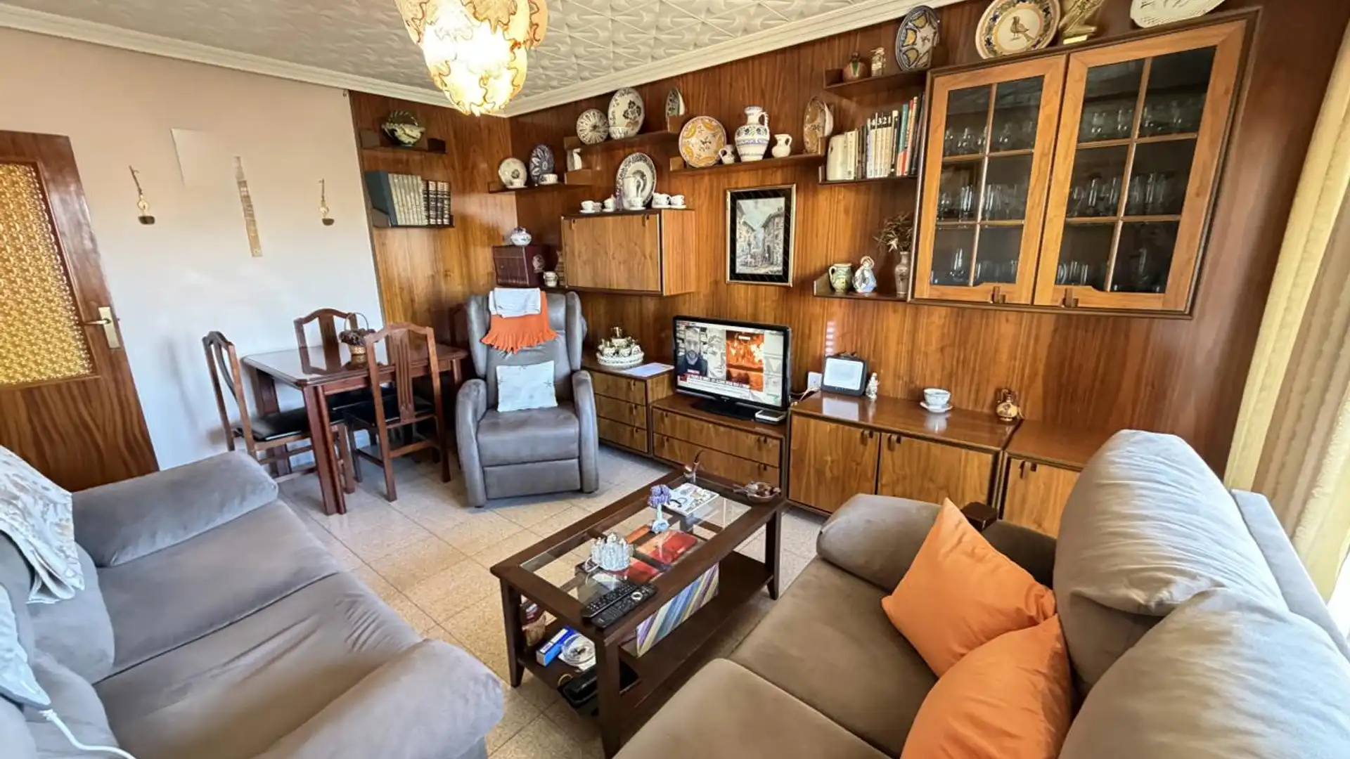Living room of Flat for sale in Parla  with Air Conditioner, Heating and Terrace