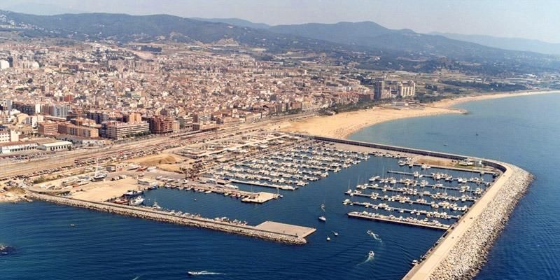 Vista exterior de Edifici en venda en Mataró