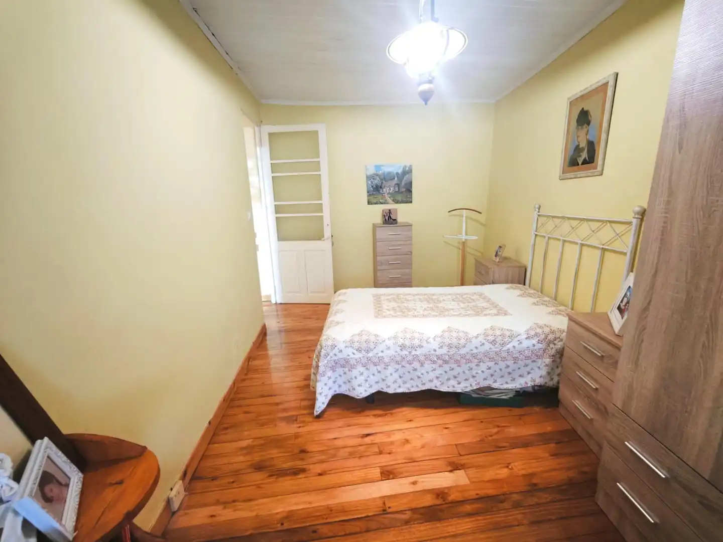 Habitación de Casa adosada en venta en Ortigueira con Trastero y Amueblado
