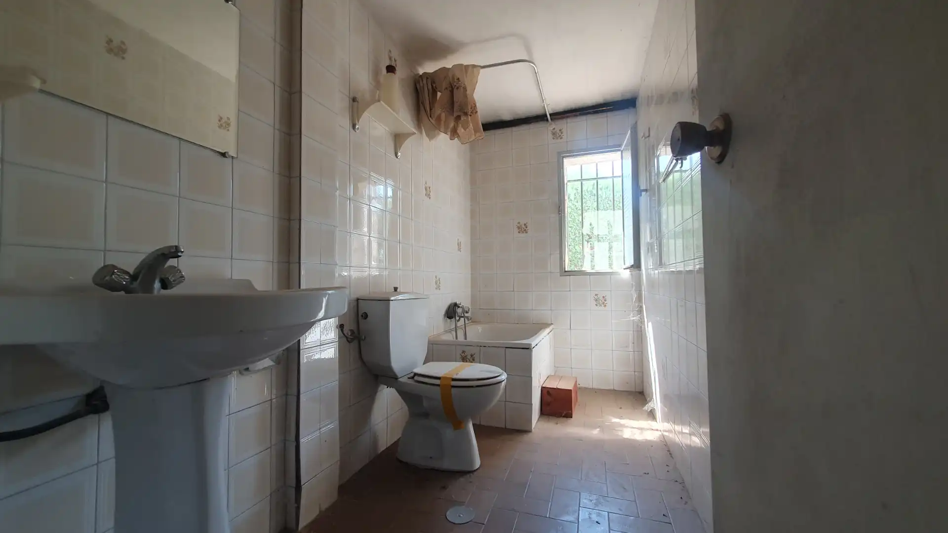 Bany de Casa o xalet en venda en Valdemorillo amb Calefacció, Jardí privat i Terrassa