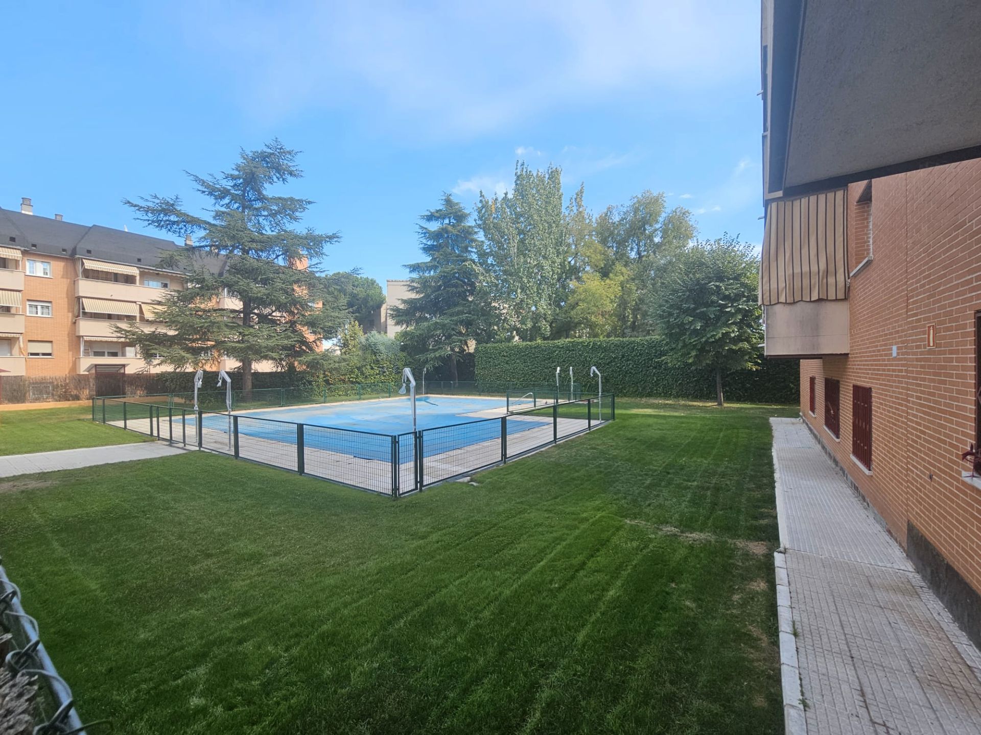 Piscina de Pis en venda en Alcobendas amb Calefacció i Piscina comunitària