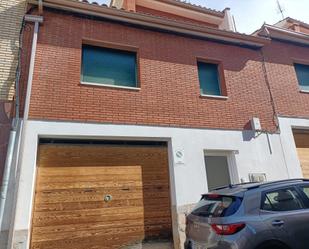 Vista exterior de Casa adosada en venda en Gelida amb Terrassa