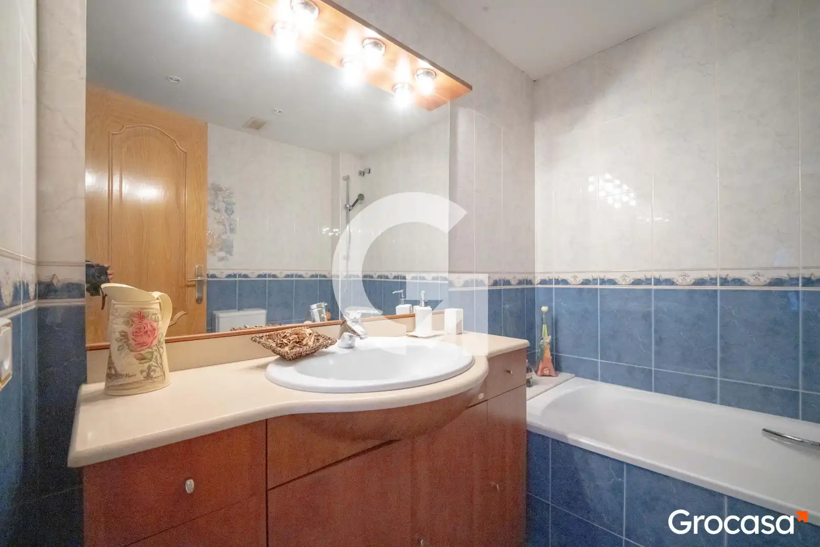 Baño de Casa adosada en venta en Mataró con Aire acondicionado, Calefacción y Jardín privado