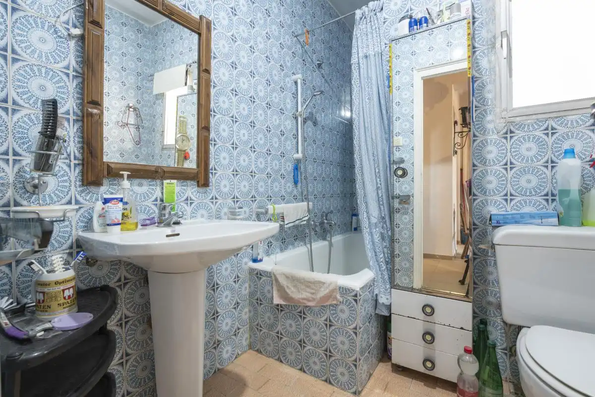 Badezimmer von Dachboden zum Verkauf in Madrid mit Klimaanlage, Heizung und Terrasse