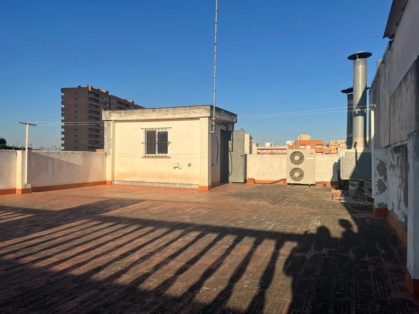 Vista exterior de Casa o chalet en venta en Valencia con Aire acondicionado, Terraza y Alarma