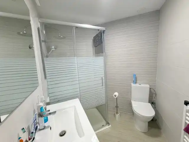 Badezimmer von Wohnung zur Miete in Puertollano mit Klimaanlage, Heizung und Möbliert