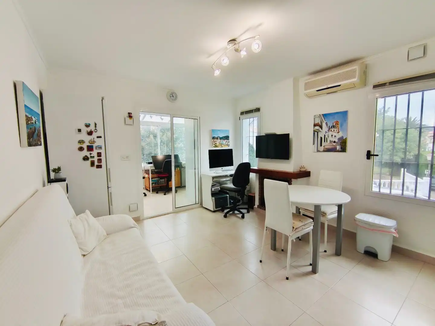 Sala de estar de Planta baja en venta en Dénia con Aire acondicionado, Calefacción y Jardín privado
