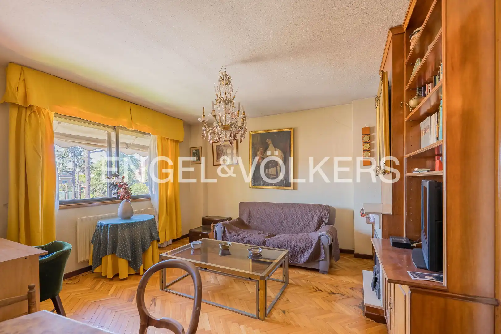 Living room of Houses for sale in Madrid  with Air Conditioner, Heating and Private garden