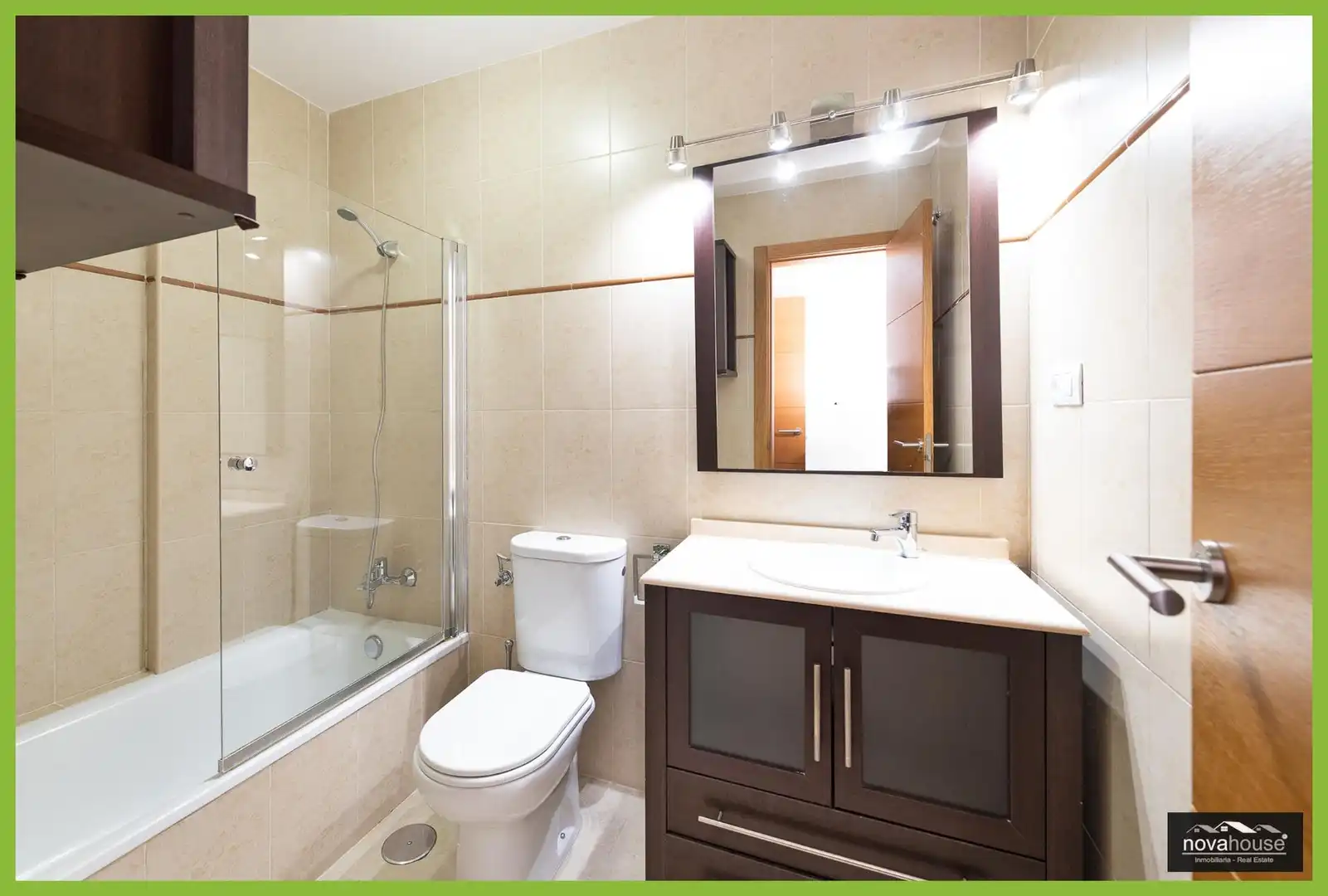 Baño de Piso en venta en Rincón de la Victoria con Aire acondicionado, Calefacción y Jardín privado