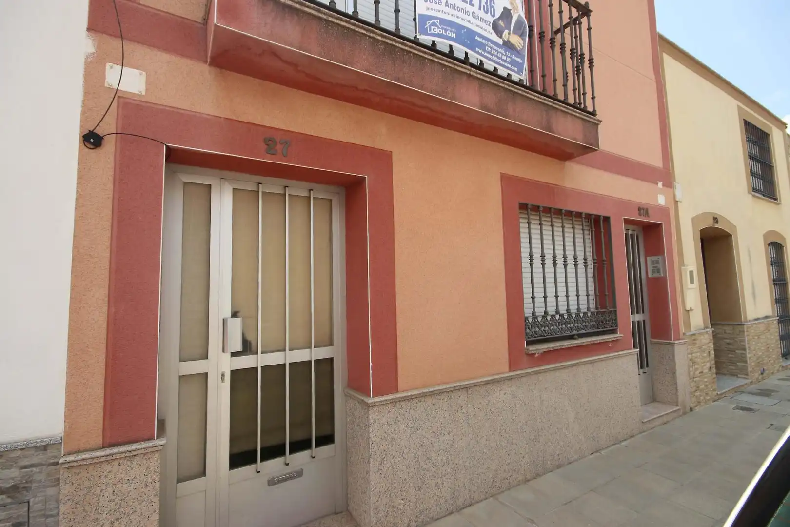 Außenansicht von Gebäude zum Verkauf in Montijo