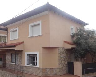 Exterior view of Duplex for sale in La Adrada 