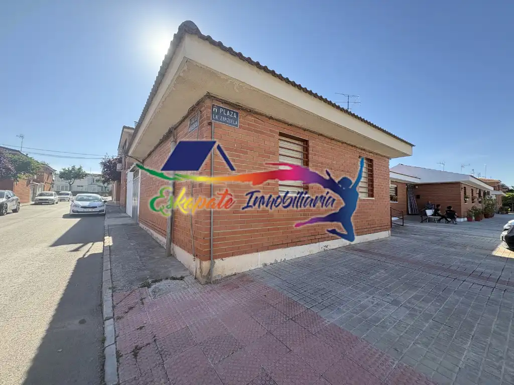 Vista exterior de Casa adosada en venda en Villacañas amb Aire condicionat i Calefacció