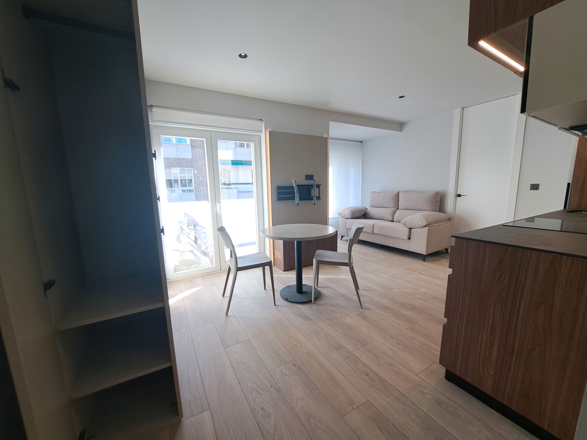 Sala d'estar de Apartament de lloguer en León Capital  amb Traster, Moblat i Forn