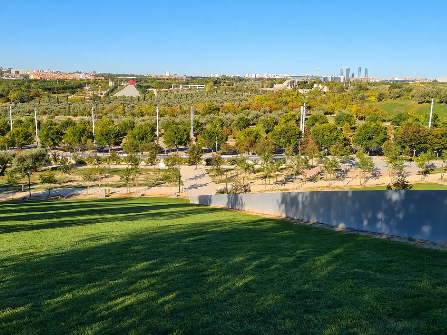 Vista exterior de Piso en venta en Madrid con Terraza, Trastero y Amueblado