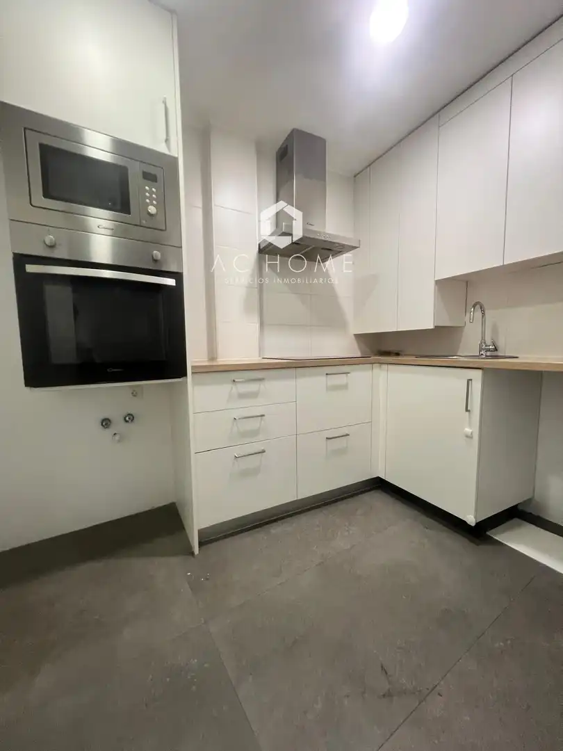 Cocina de Piso de alquiler en Campo Real con Aire acondicionado, Calefacción y Piscina