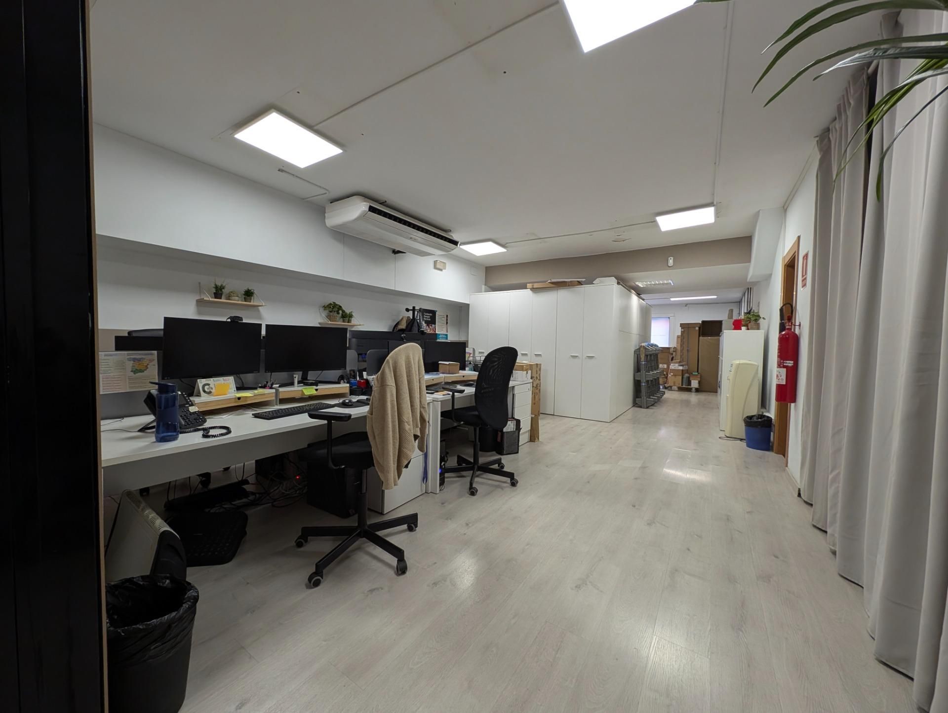 Geschaftsraum zum verkauf in  Barcelona Capital mit Klimaanlage