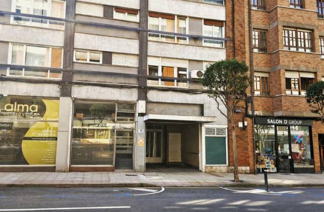 Local comercial en Venta en Calle de Asturias en Parque San Francisco - Uría