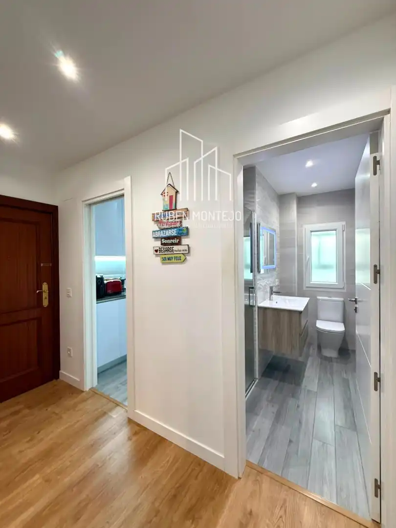 Bathroom of Flat for rent in Salamanca  with Heating, Terrace and Storage room