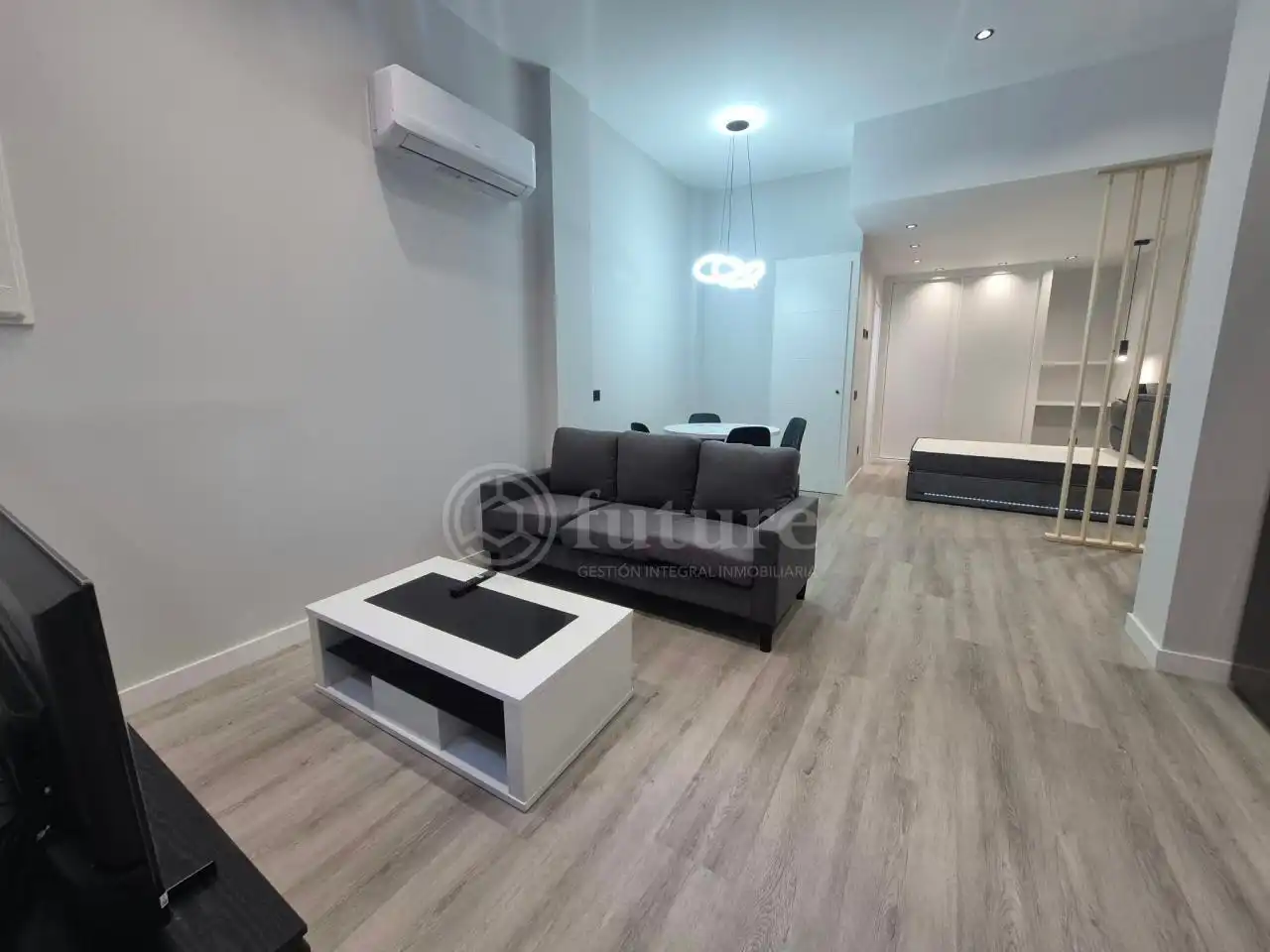 Sala d'estar de Apartament en venda en Salamanca amb Aire condicionat, Calefacció i Moblat